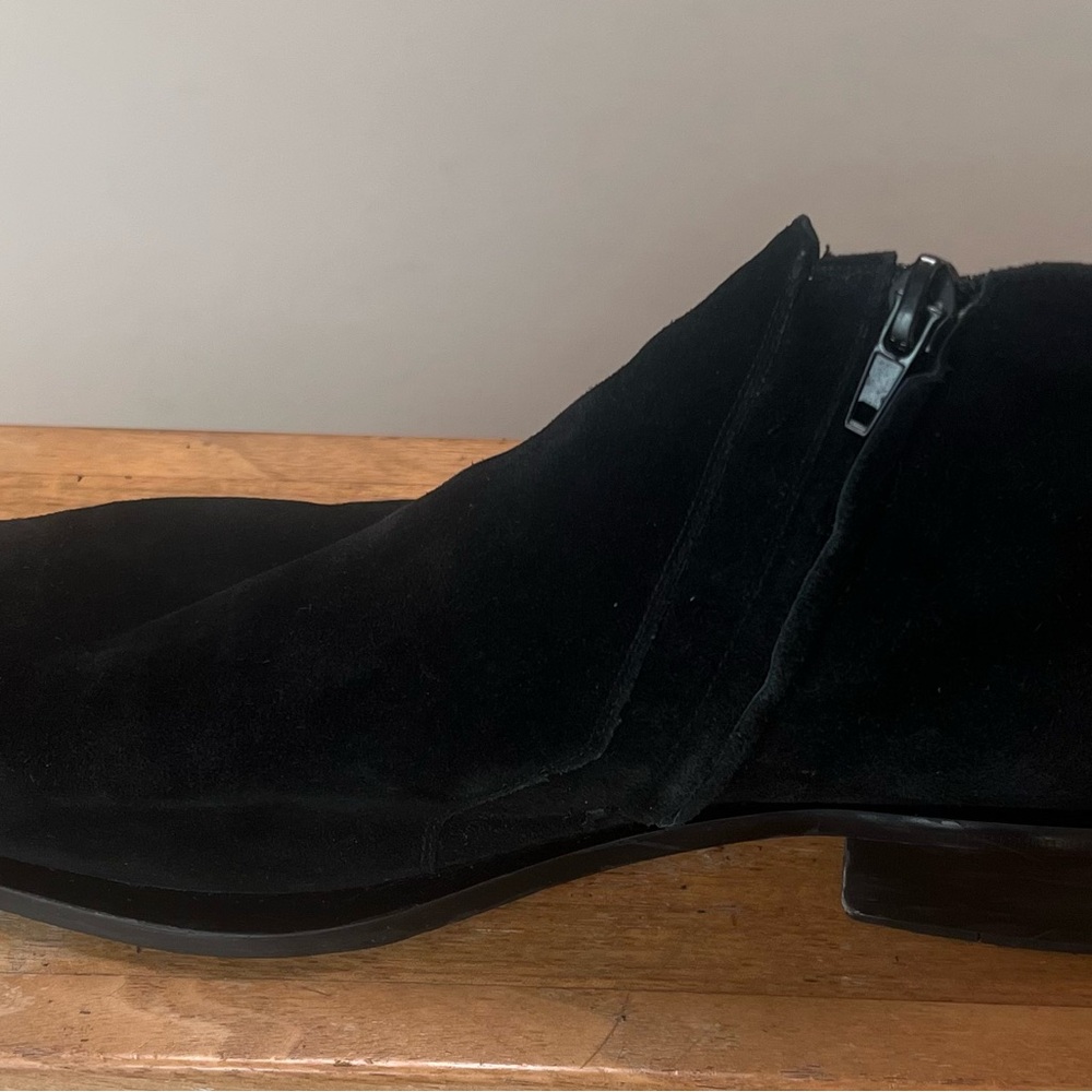 Donato Marrone black suede boots